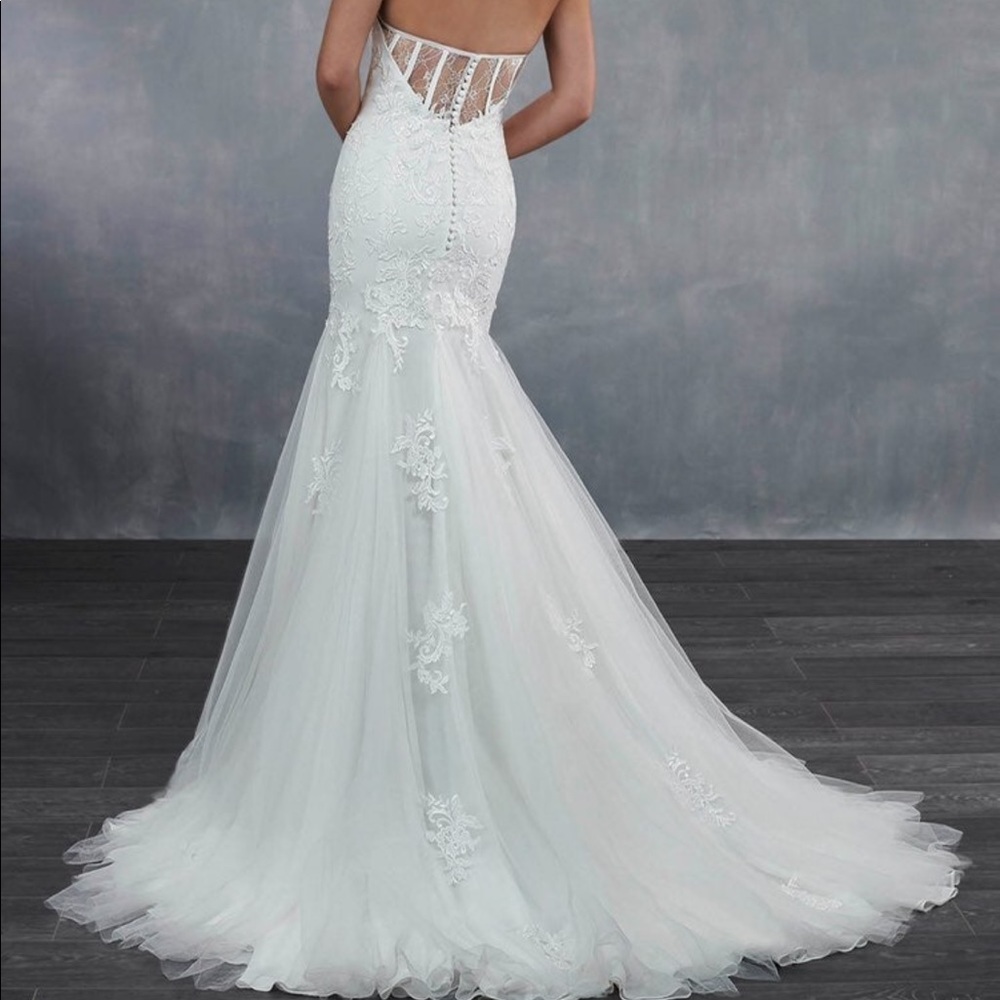 Wedding dress